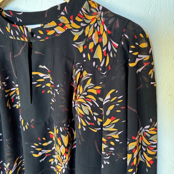 CAbi long sleeve polyester floral blouse medium - Picture 4 of 11